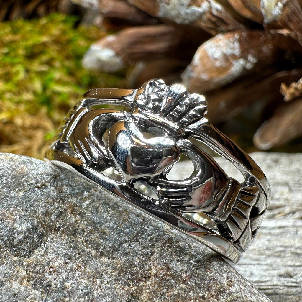 Eternally Celtic Claddagh Band Ring