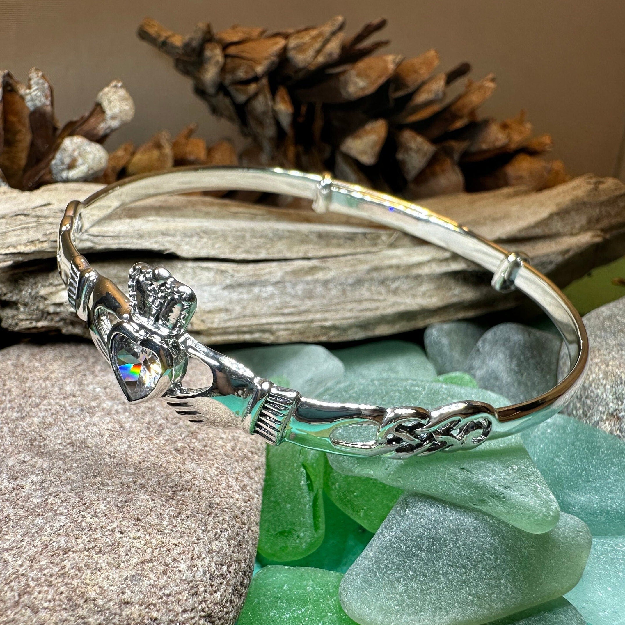 Knotwork Claddagh Bangle Bracelet