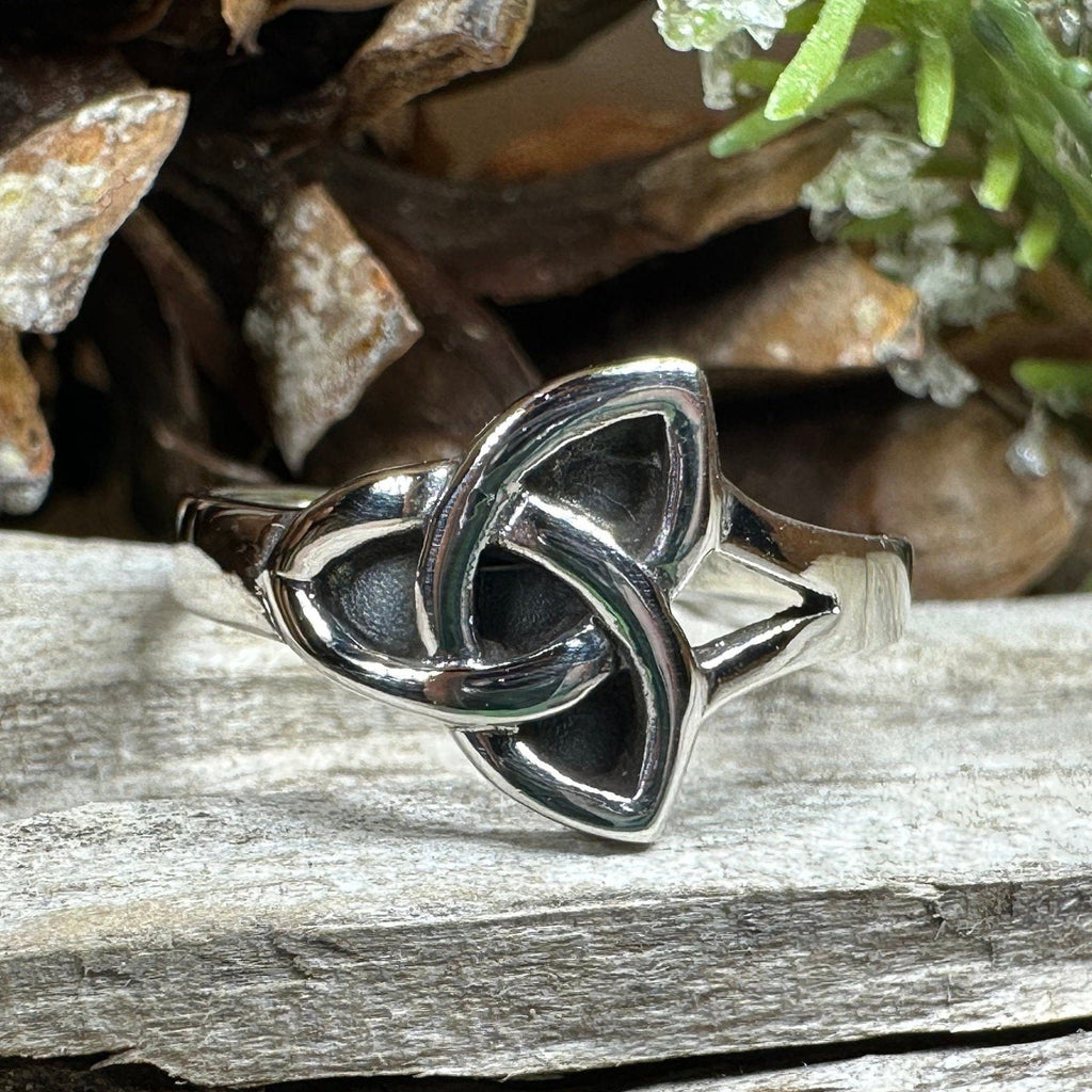 Kegan Trinity Knot Ring