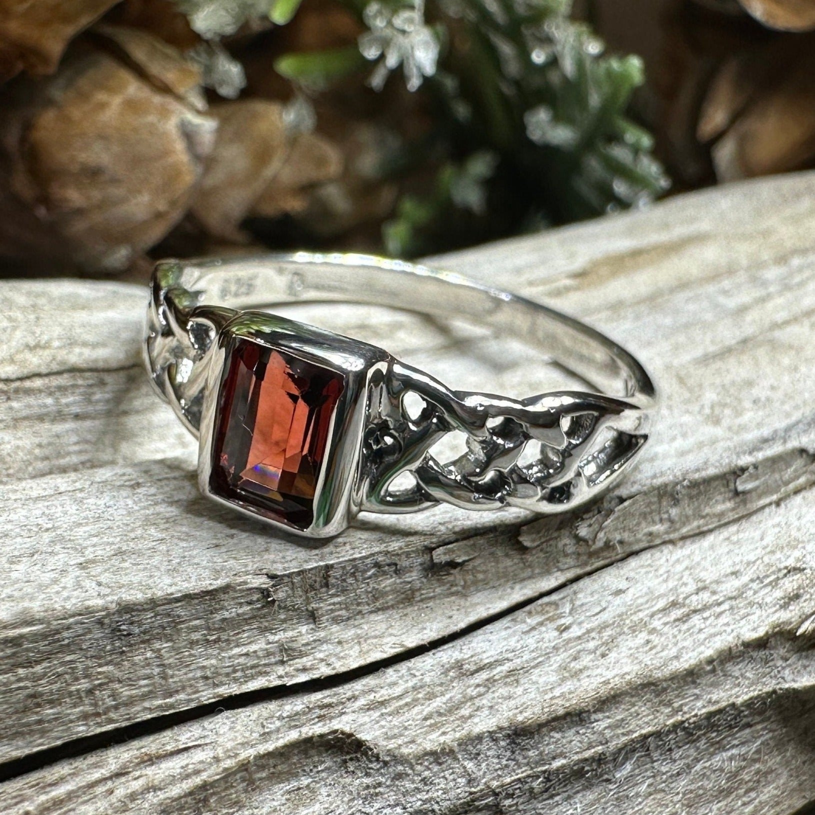 Sahale Celtic Knot Ring