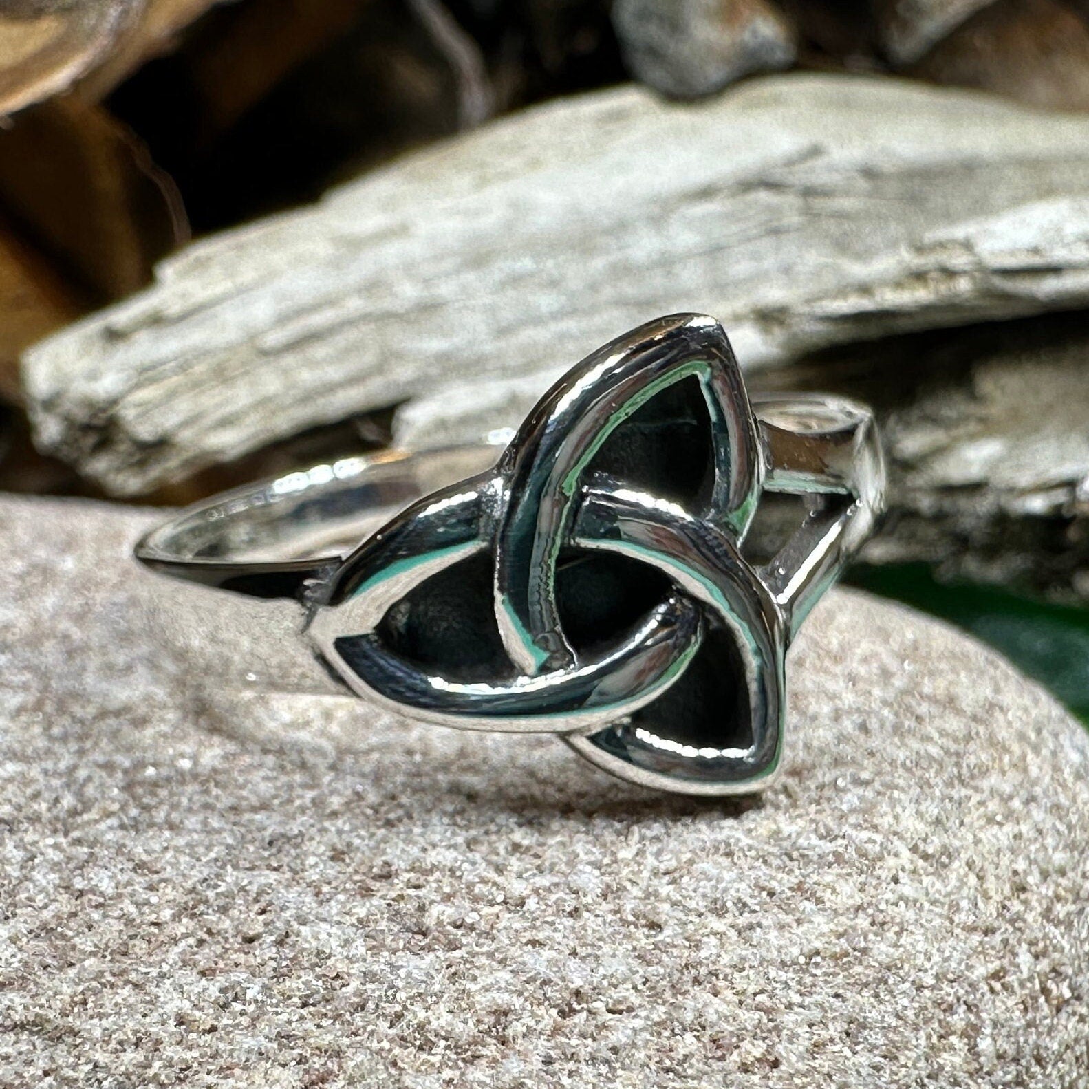 Kegan Trinity Knot Ring