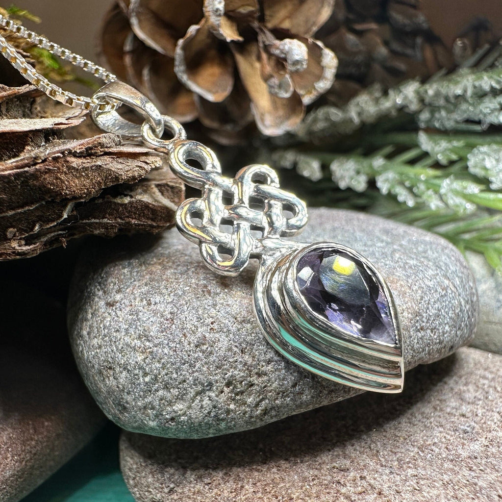 Vadaria Celtic Knot Necklace