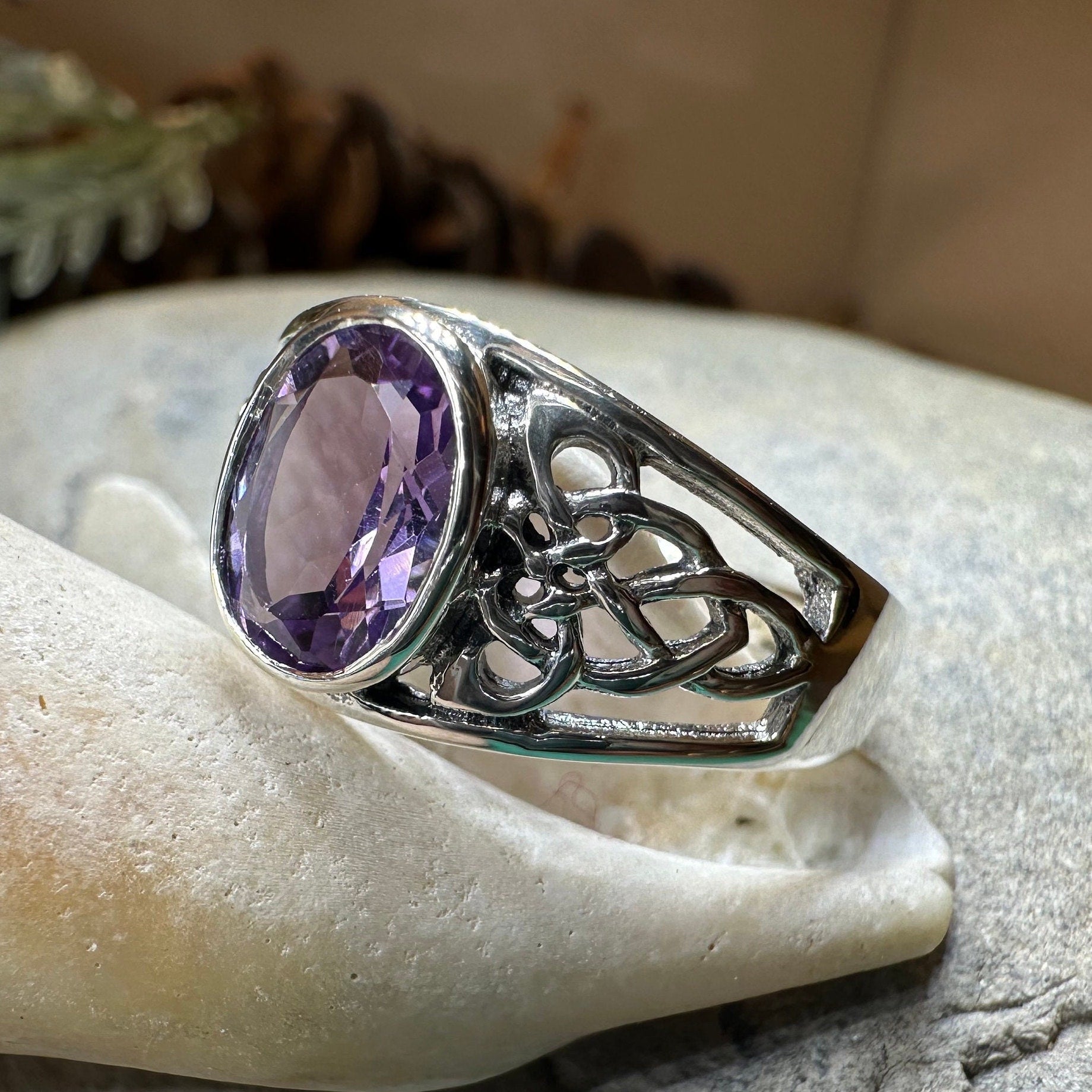 Coralina Celtic Knot Ring