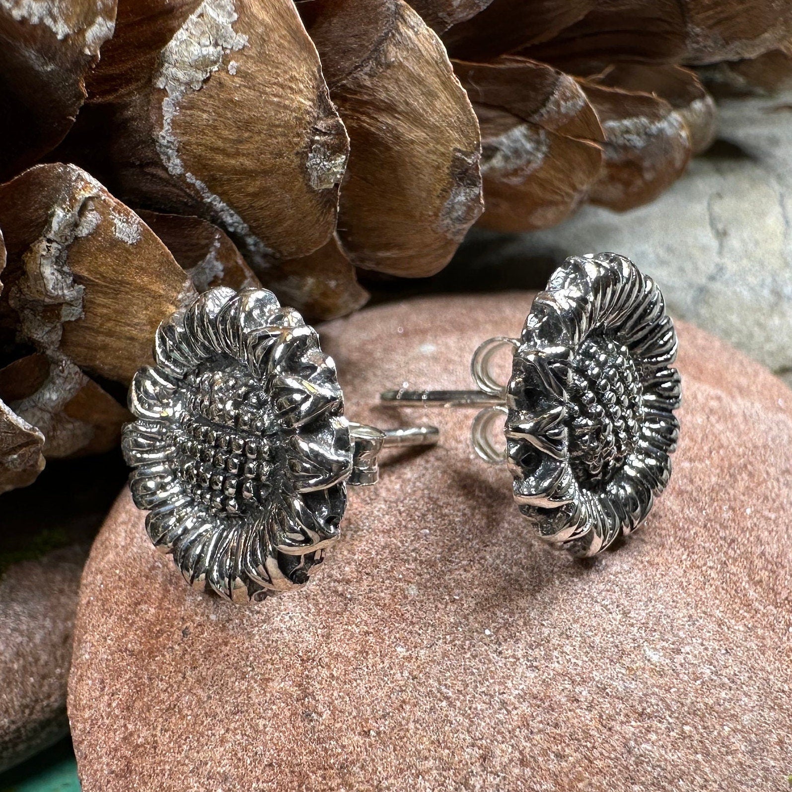 Fonnail Sunflower Post Earrings