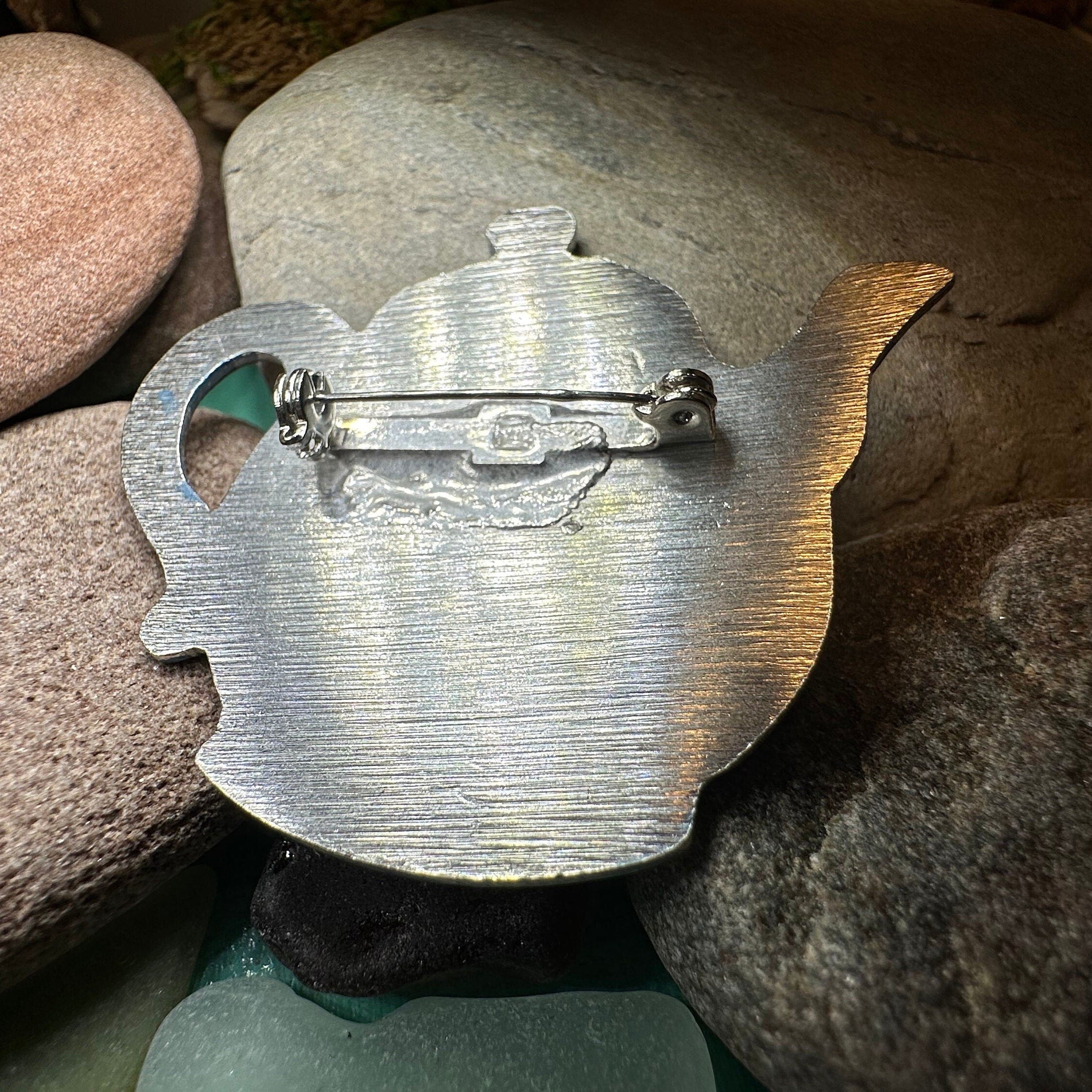 Old Fashioned Teapot Brooch