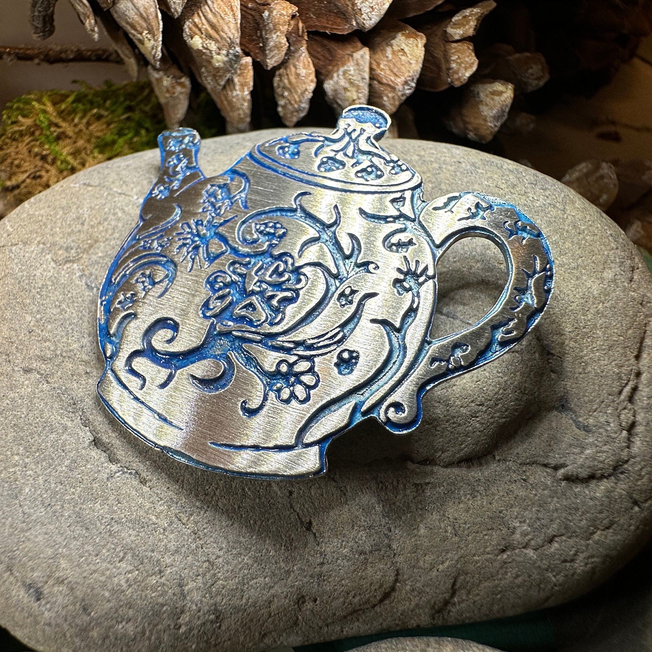 Old Fashioned Teapot Brooch