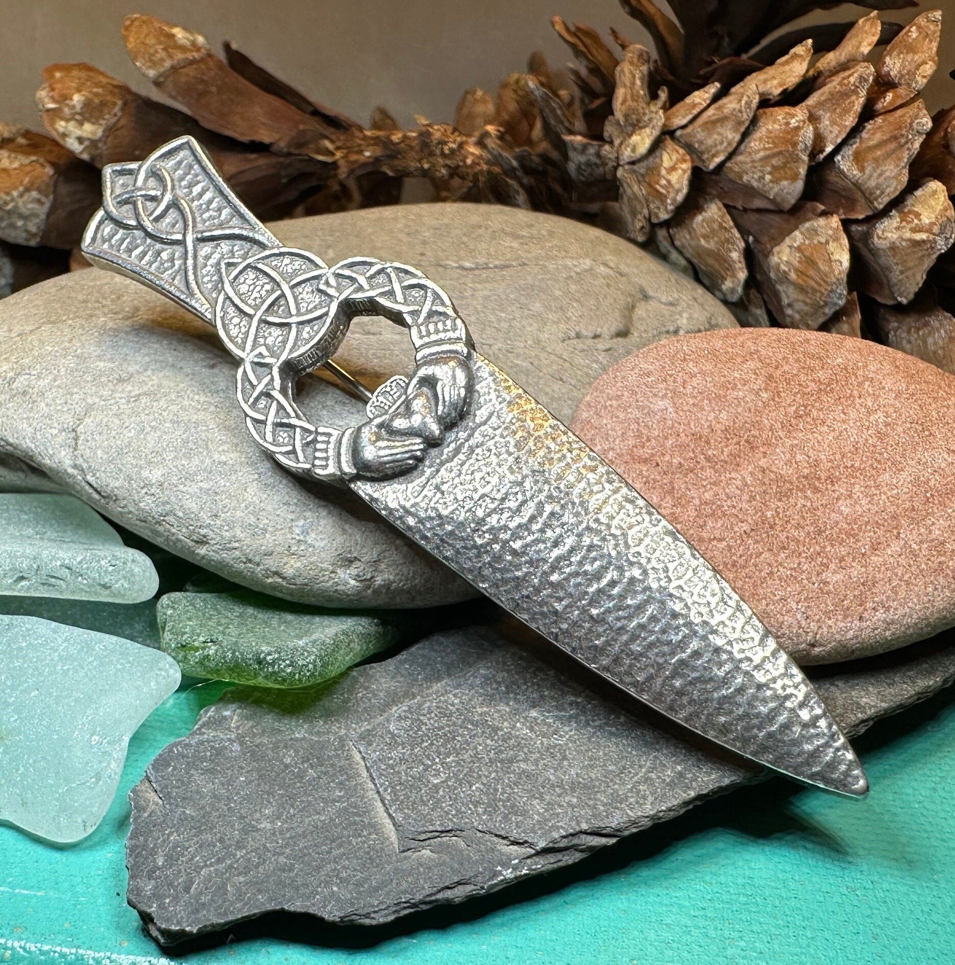 Irish Claddagh & Trinity Knot Kilt Pin