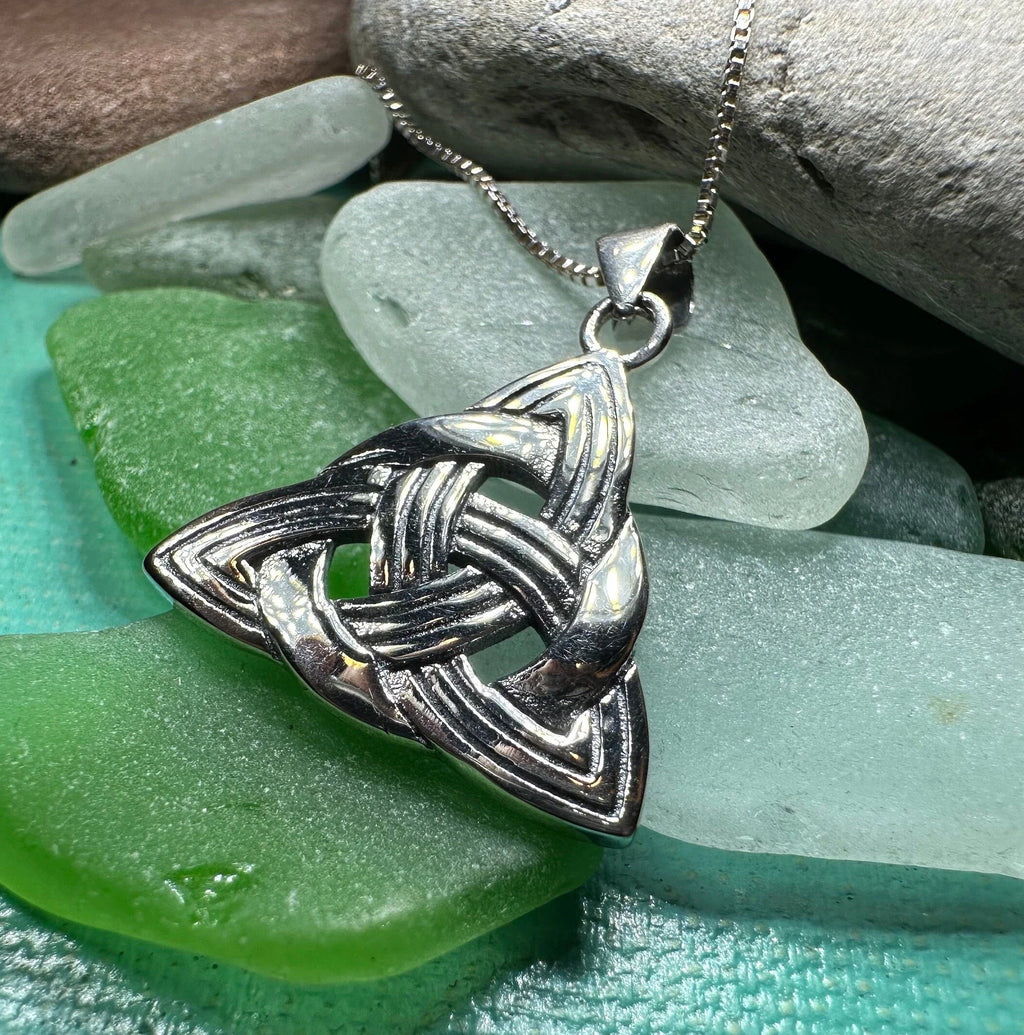 Classic Trinity Knot Necklace