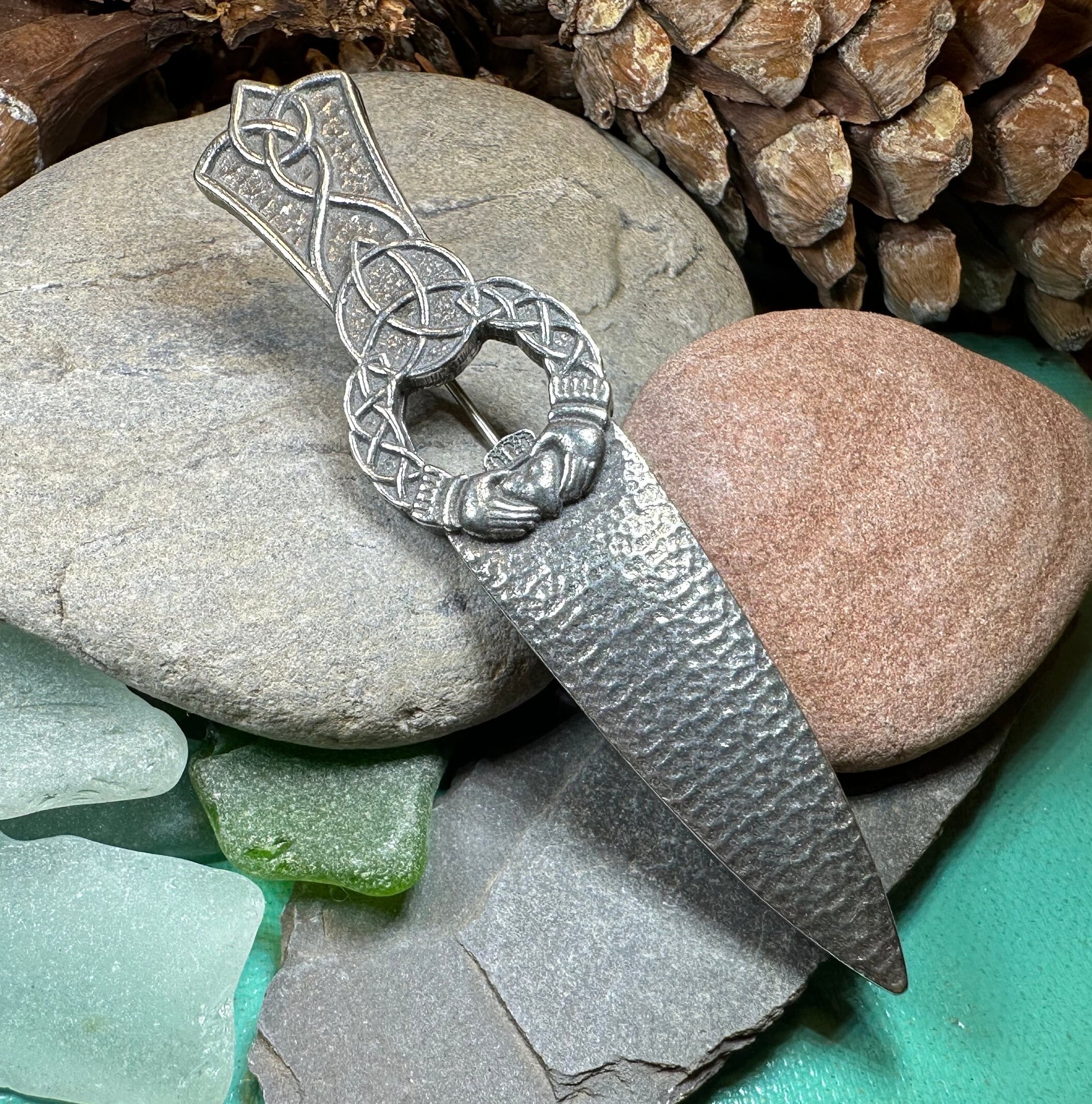 Irish Claddagh & Trinity Knot Kilt Pin