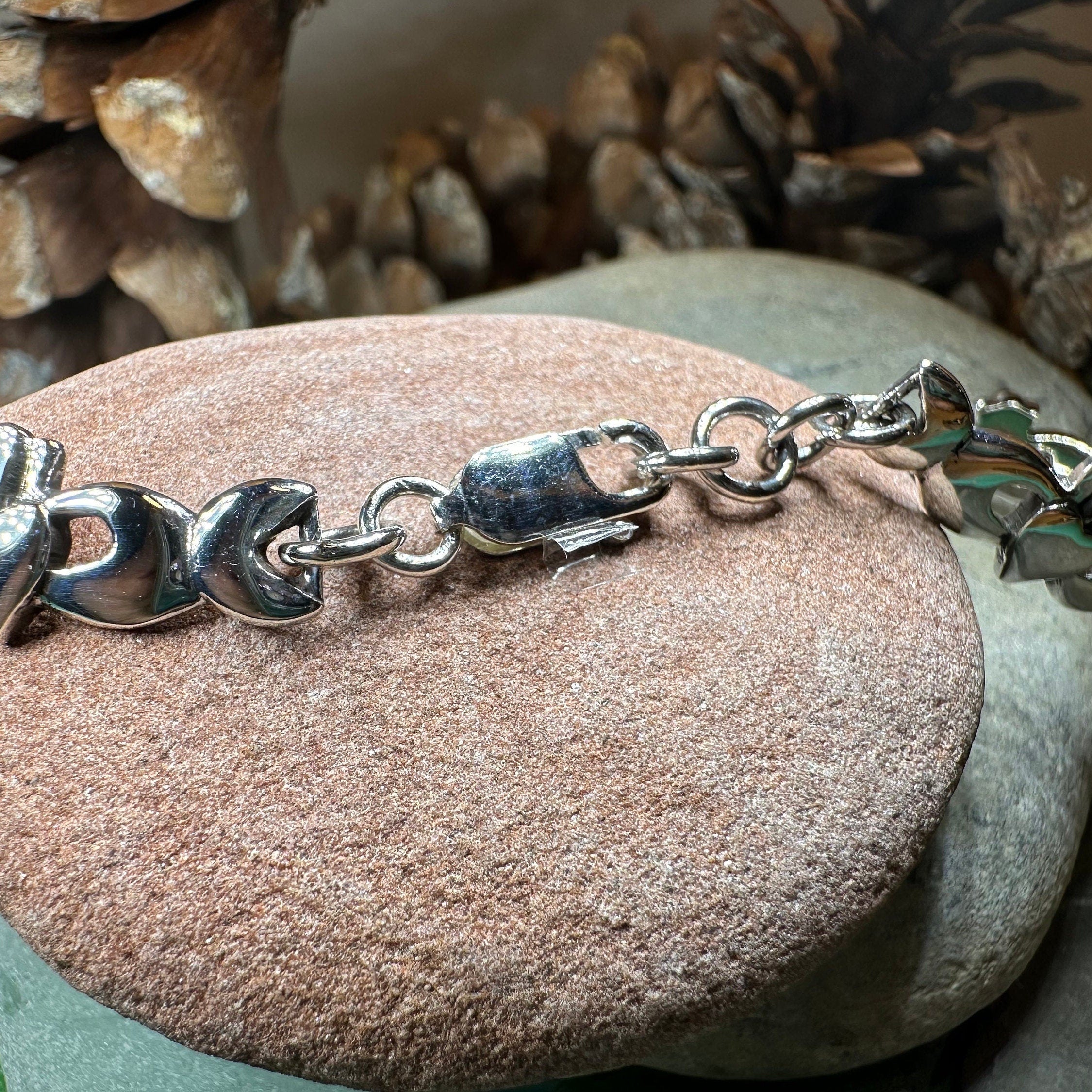 Elegant Irish Claddagh Bracelet