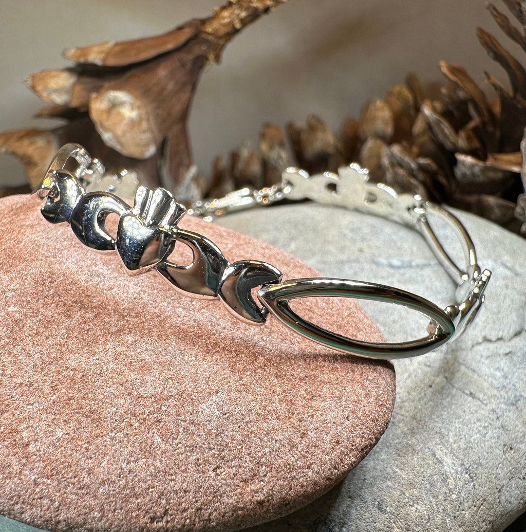 Elegant Irish Claddagh Bracelet