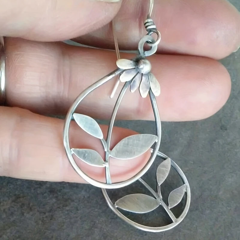 Dangling Flower Silver Earrings