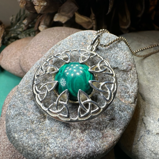 Trinity Knot Malachite Necklace