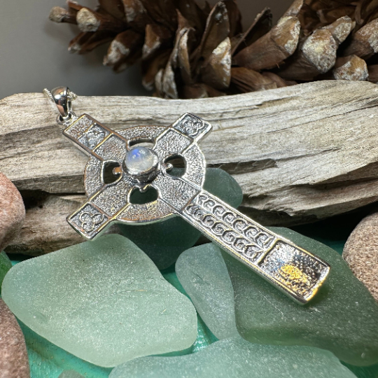 Gibrian Celtic Cross Necklace