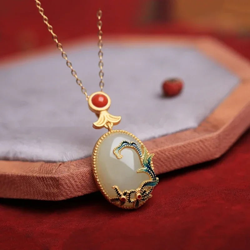 Classic Inlaid Floret Clavicle Chain Gold Pendant Necklace