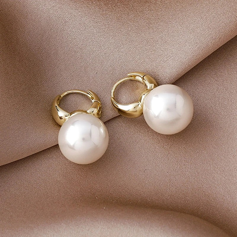 Vintage Gold Round Pearl Earrings