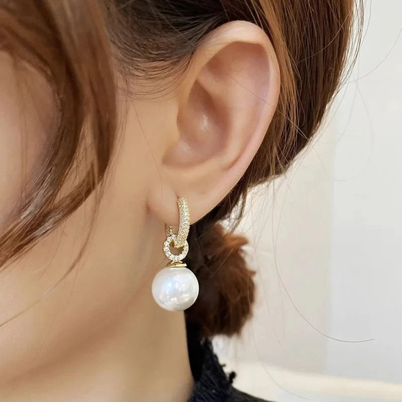 Elegant Chic Pearl Earrings