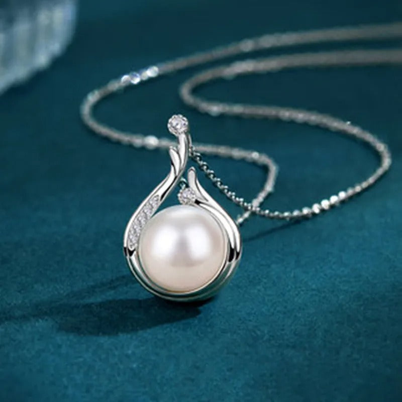 Vintage Silver Teardrop Pearl Necklace
