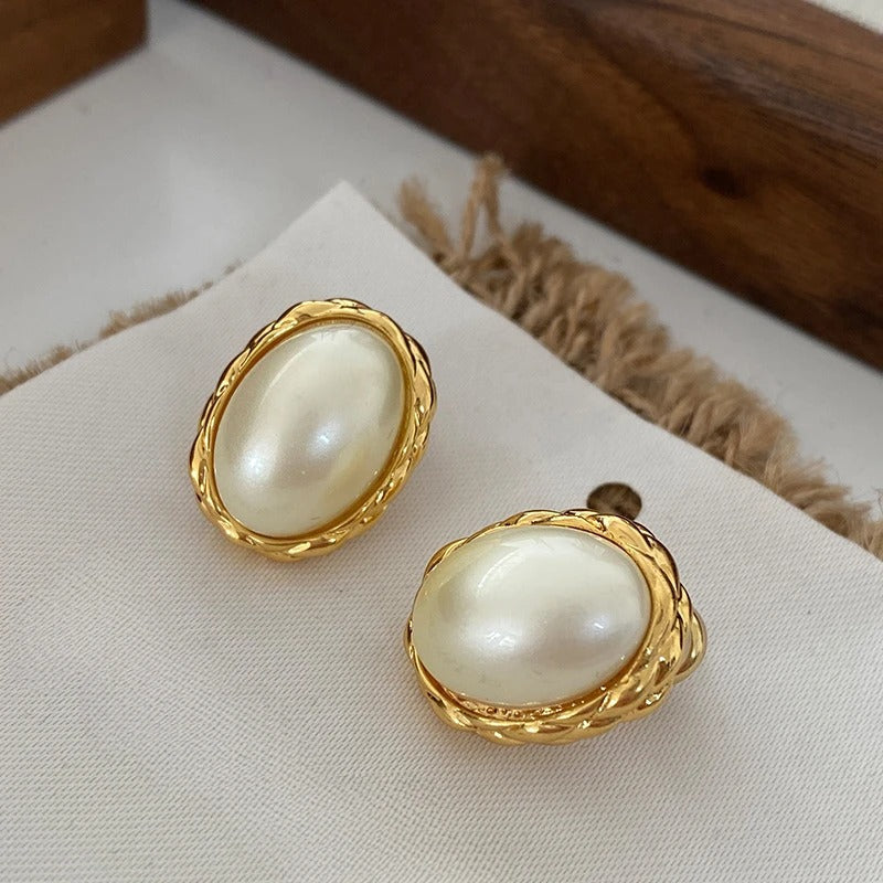 Vintage Classic Pearl & Gold Stud Earrings