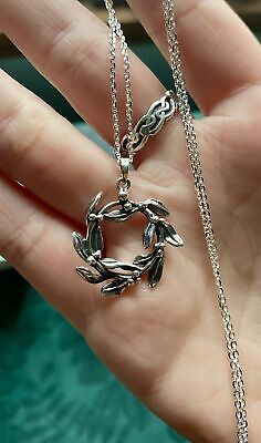 Mistletoe Wreath Necklace