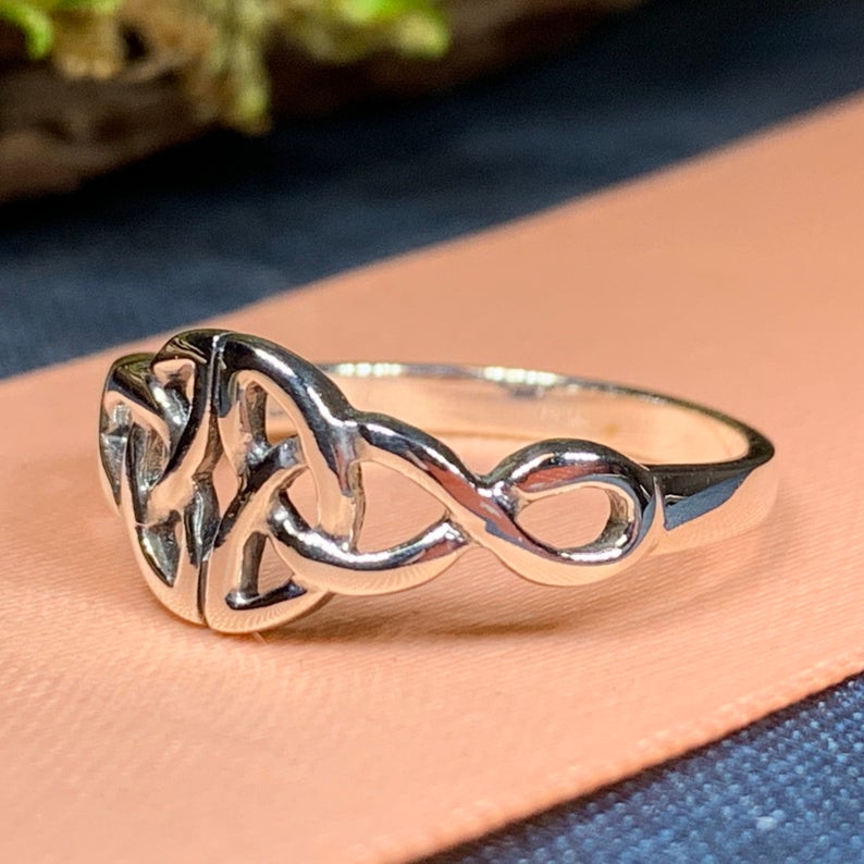 Torra Trinity Knot Ring