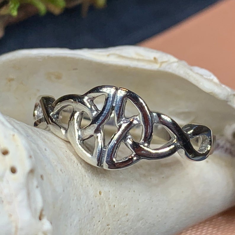 Torra Trinity Knot Ring