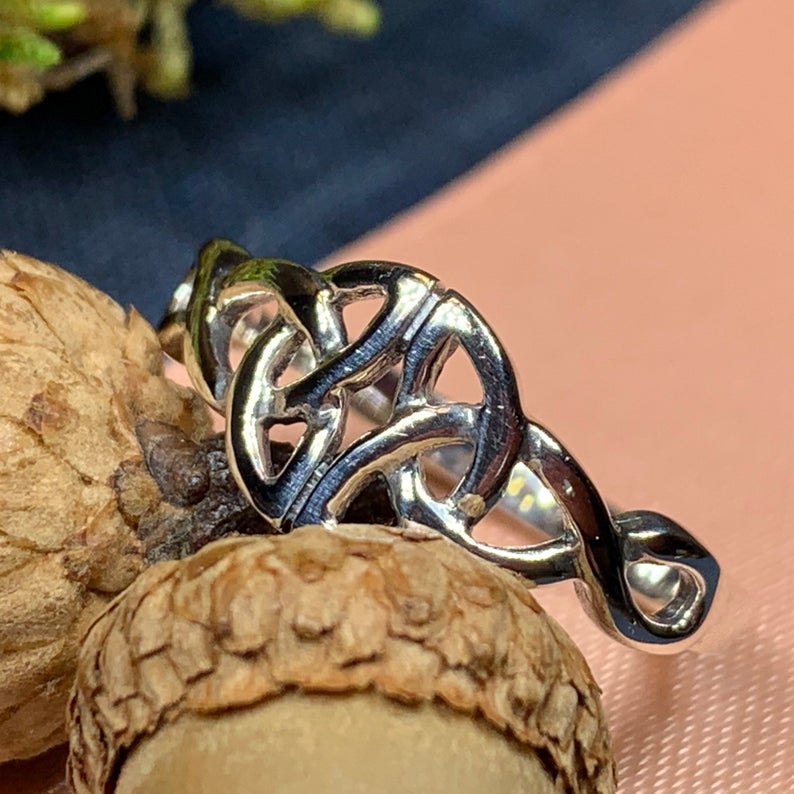 Torra Trinity Knot Ring