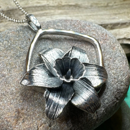 Snowdonia Daffodil Necklace