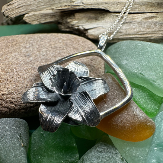 Snowdonia Daffodil Necklace