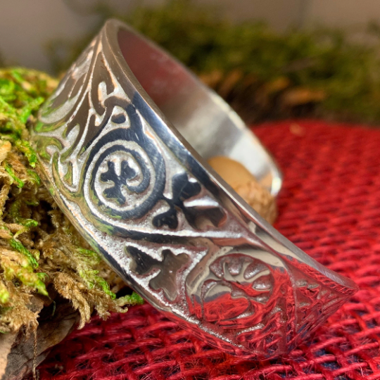 Galway Claddagh Cuff Bracelet