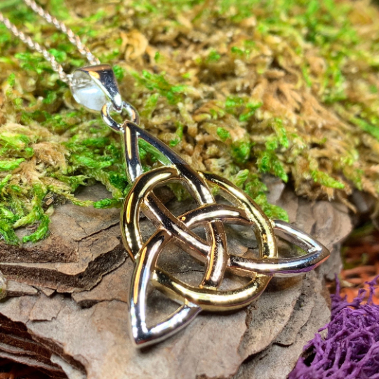 Norna Triquetra Necklace