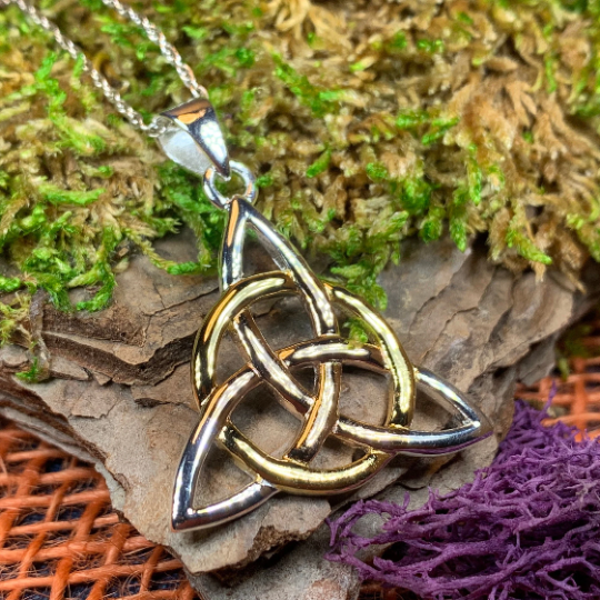 Norna Triquetra Necklace