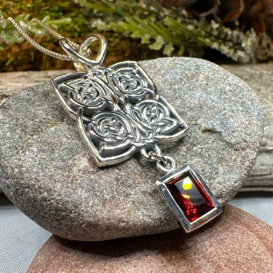 Neve Celtic Knot Necklace
