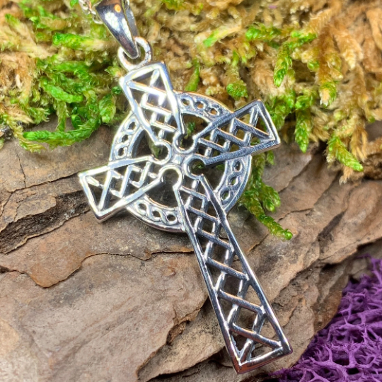 Foellan Celtic Knot Cross Necklace