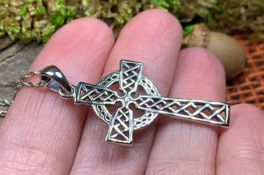 Foellan Celtic Knot Cross Necklace