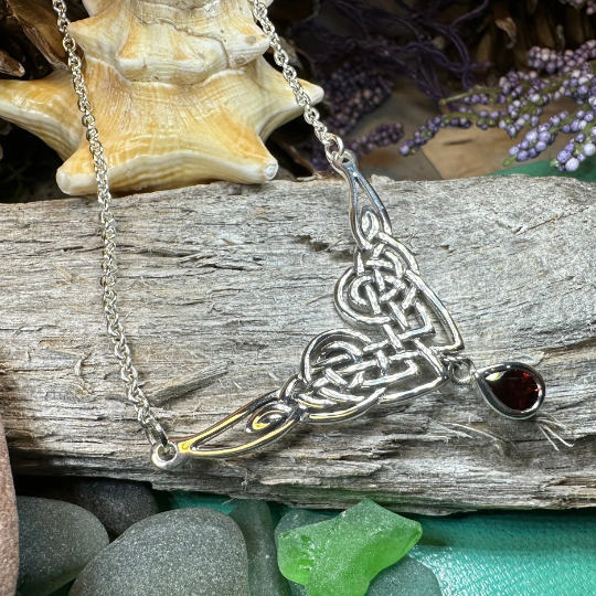 Sara Celtic Knot Necklace
