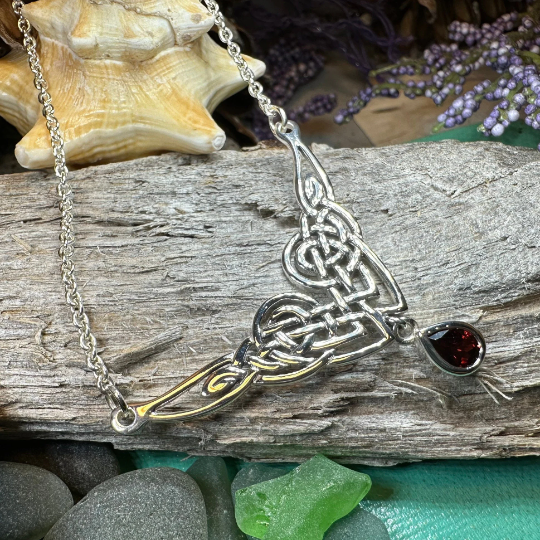 Sara Celtic Knot Necklace