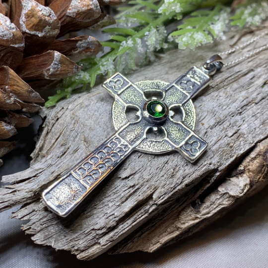 Gibrian Celtic Cross Necklace
