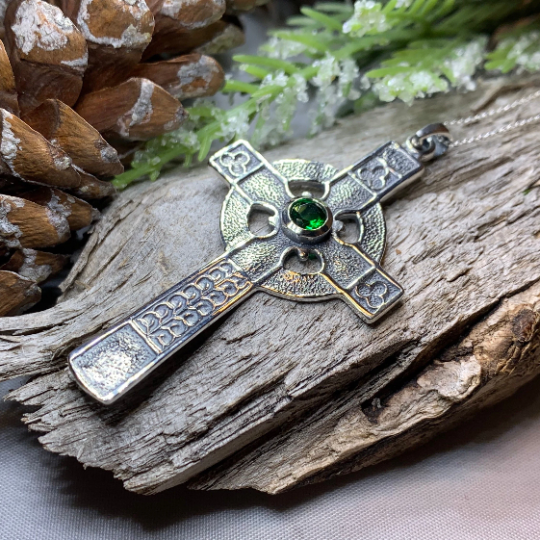 Gibrian Celtic Cross Necklace