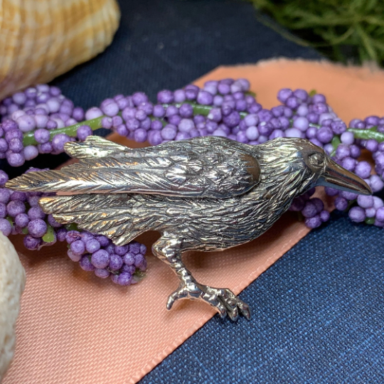 Tethra Realistic Raven Brooch