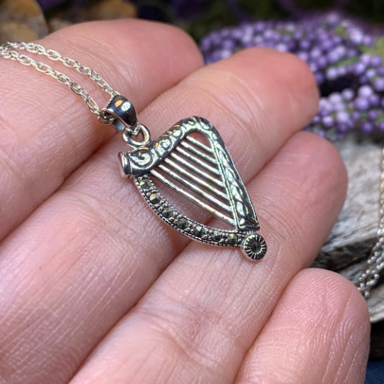 Cinnia Celtic Harp Necklace