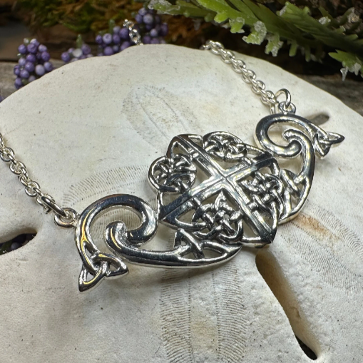 Keavy Trinity Knot Necklace