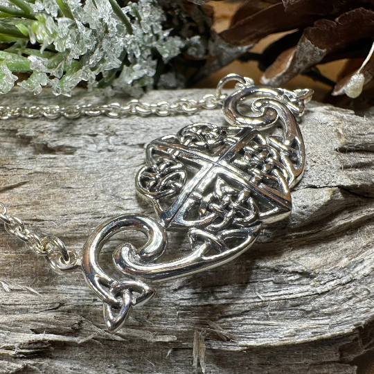 Keavy Trinity Knot Necklace