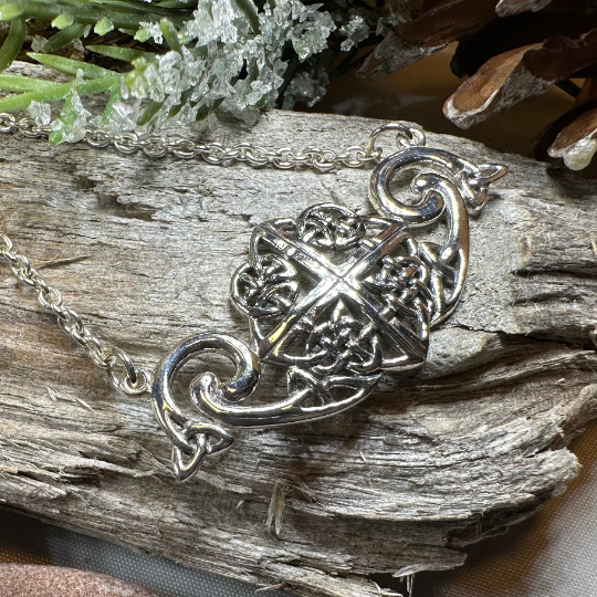 Keavy Trinity Knot Necklace