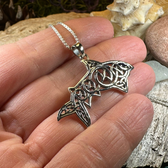 Cadmael Celtic Shark Necklace