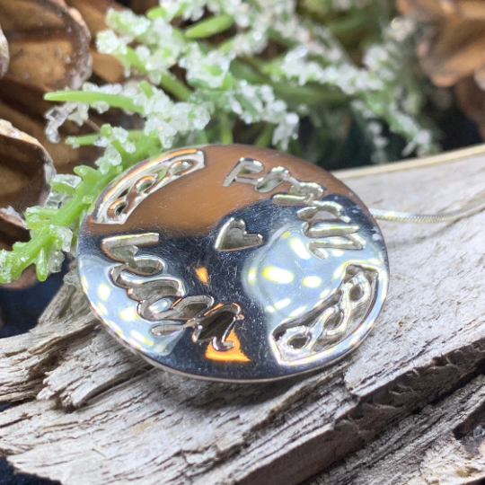 Gaelic "Little Kisses" Necklace