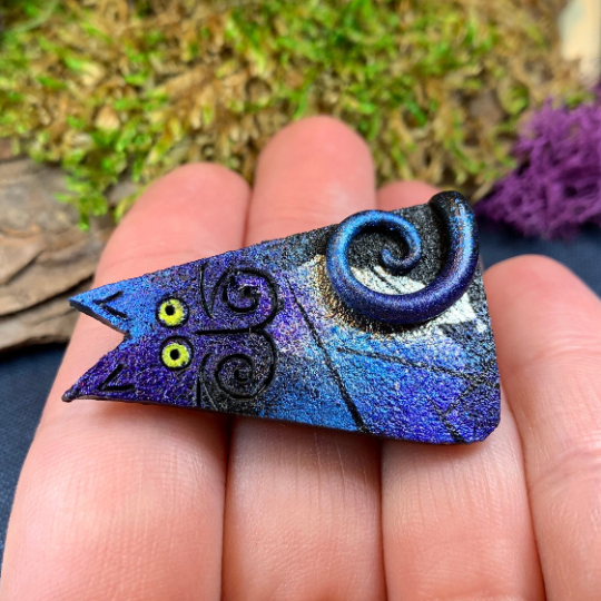 Whimsical Sitting Cat Brooch