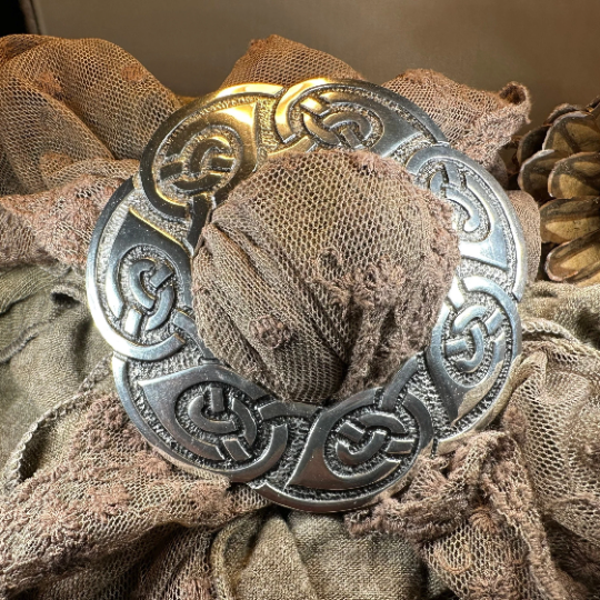 Lorna Celtic Knot Scarf Ring