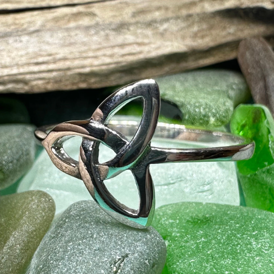 Echo Trinity Knot Ring