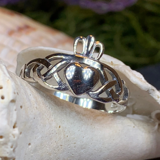 Irish Claddagh Trinity Knot Ring
